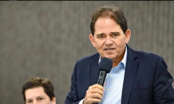 Presidente da Fecomércio demonstra sintonia política com Daniel Vilela durante evento em Goiânia